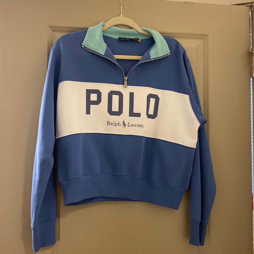 Polo sweatshirt, size medium
